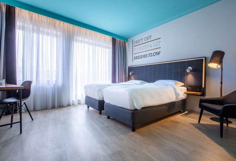 Номер Стандарт с Балконом, Park Inn By Radisson Poznan