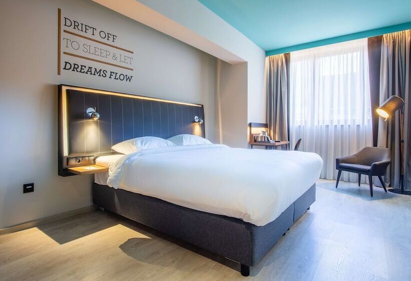 غرفة قياسية مزوَّدة بشُرفة, Park Inn By Radisson Poznan