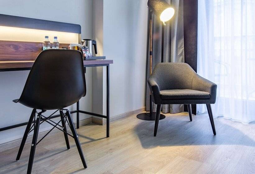 Номер Стандарт с Балконом, Park Inn By Radisson Poznan