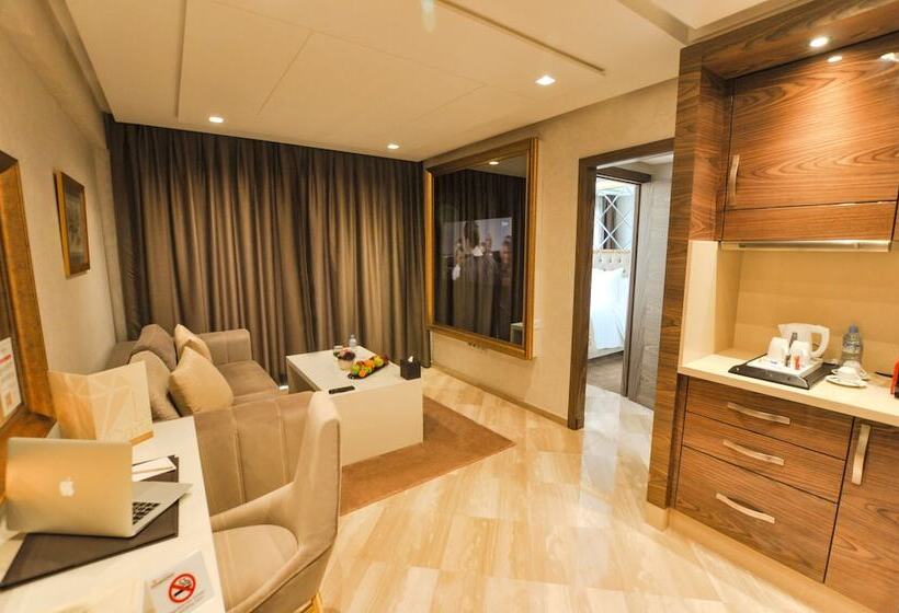 带大床的小型套房, Suite Hotel Casa Diamond