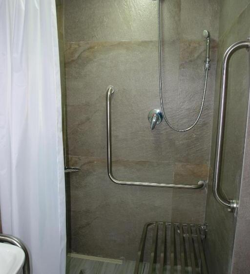 غرفة قياسية لذوى الاحتياجات الخاصة, Ibis Styles Itauna