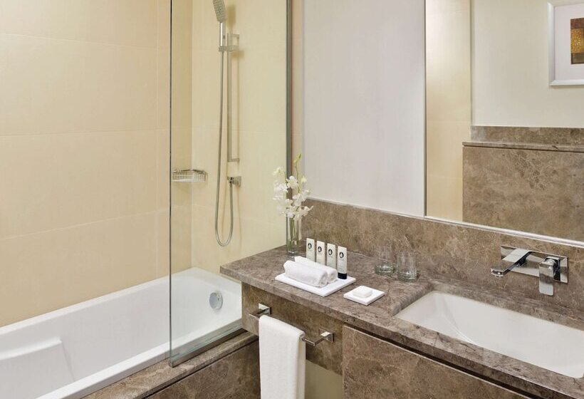Номер Superior, Mövenpick Hotel Tahlia Jeddah