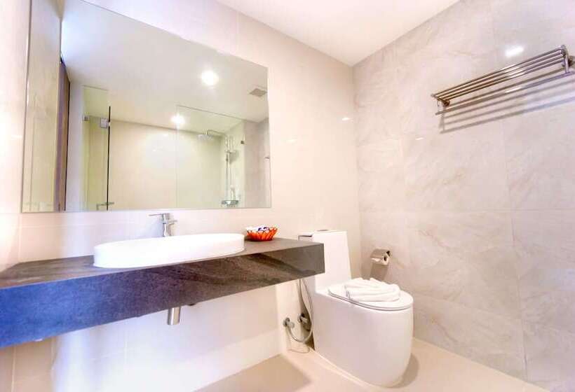 디럭스 룸, Phoenix Hotel Karon Beach