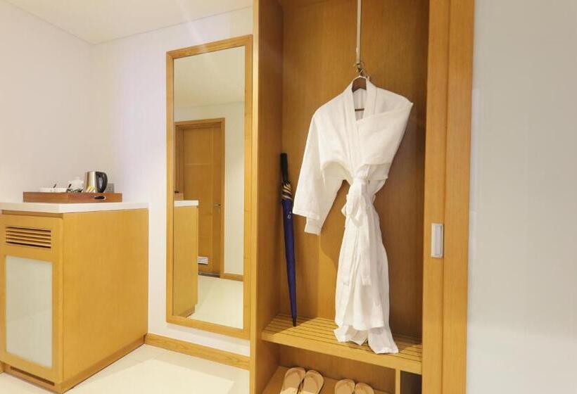 اتاق پرمیوم با چشم‌انداز دریا, Tms Hotel Da Nang Beach
