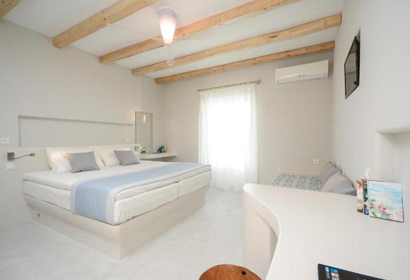 小型套房侧面可观海景, Antony Suites