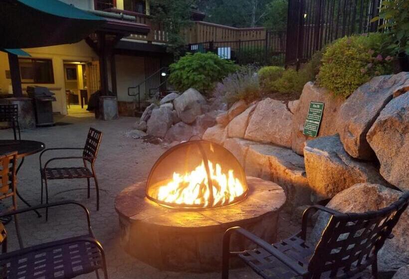سوییت, Getaways At Olympic Village Inn