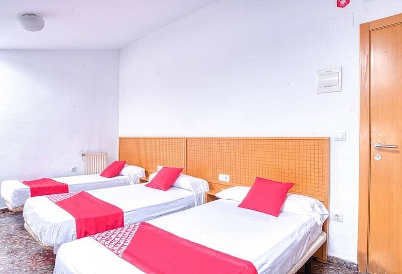 Номер Стандарт Трехместный, Hostal Nova Picanya