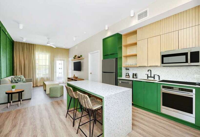 Люкс Кровать Кинг, Embassy Suites By Hilton St Augustine Beach Oceanfront Resort