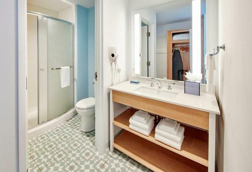 标准间带游泳池, Universal’s Endless Summer Resort – Dockside Inn And Suites