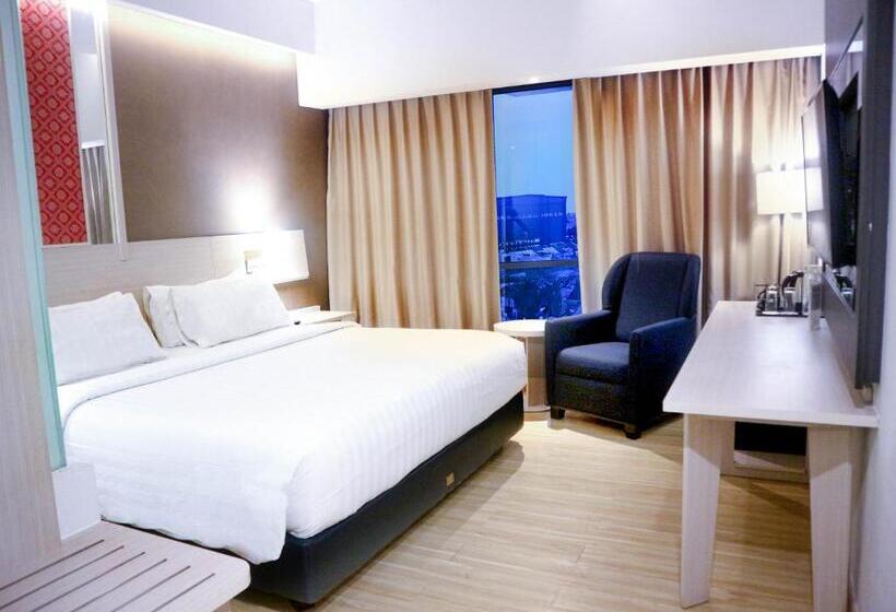 Номер Deluxe, Harper Palembang By Aston