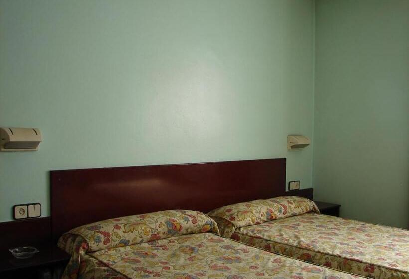 اتاق استاندارد, Hostal Del Ripollès