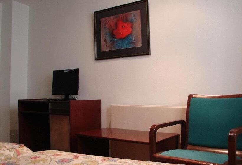 اتاق استاندارد, Hostal Del Ripollès