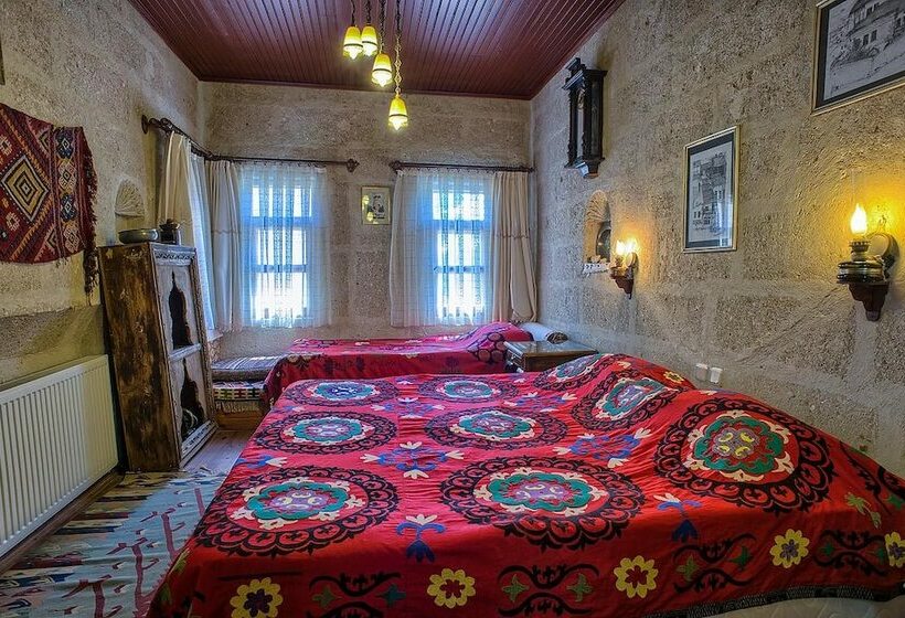اتاق استاندارد سه نفره, Kirkit