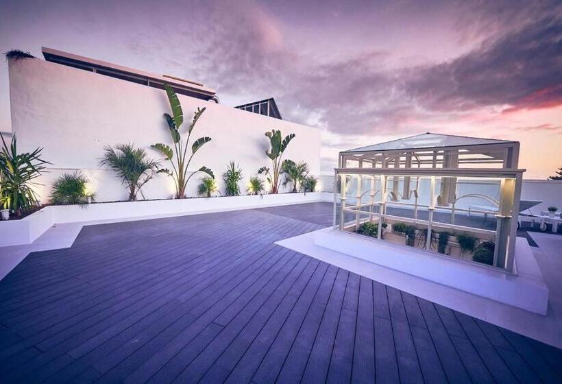 スタンダードインサイドビュールーム, La Casa Del Arco
