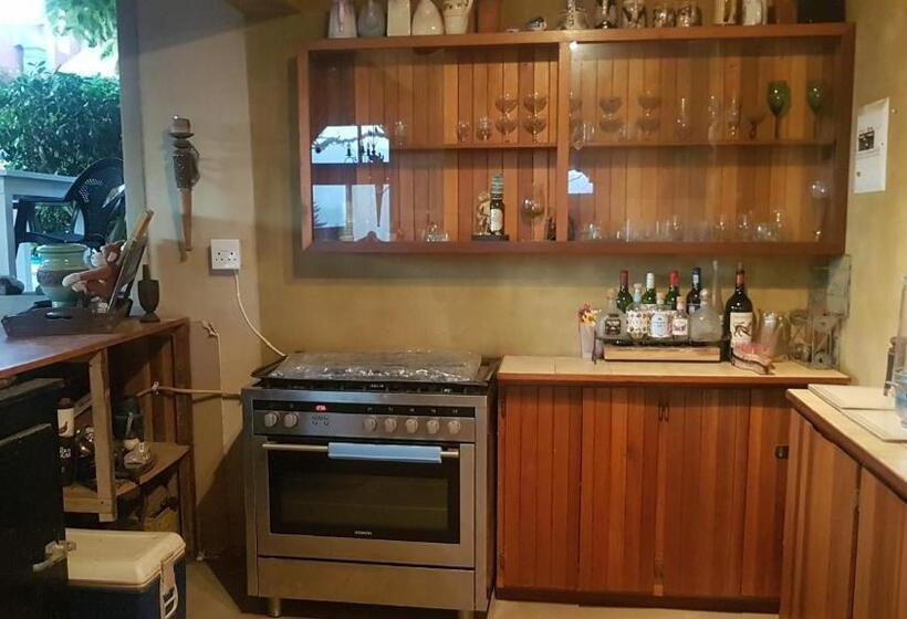 스탠다드 룸 풀장 전망, Villa Vista Guest House