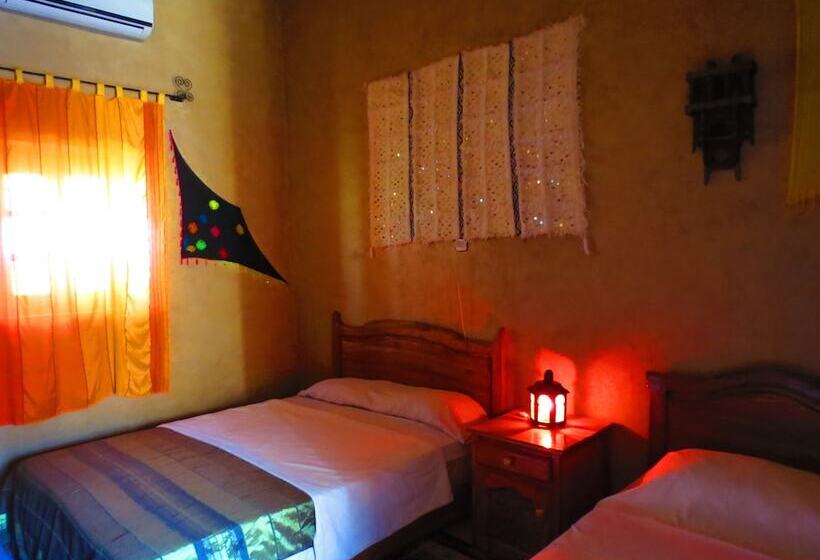 Четырехместный Номер Стандарт, Hôtel Riad Tadarte Familier
