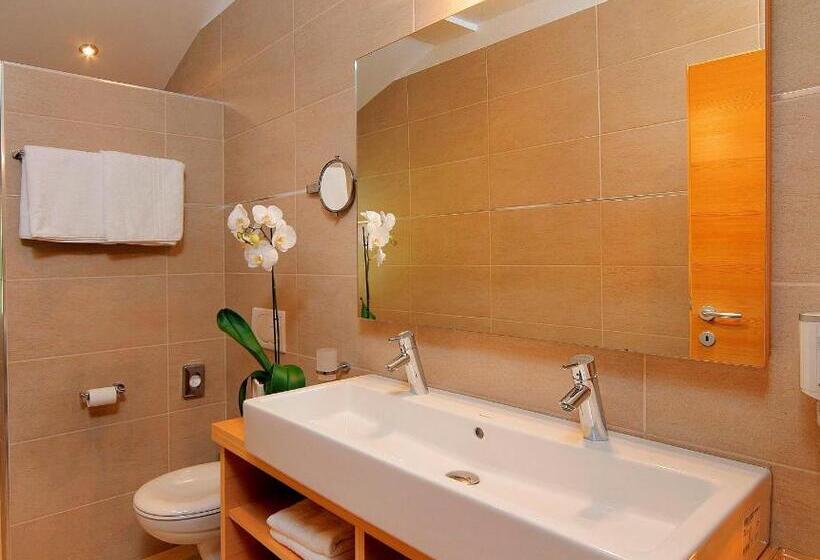 Апартаменты 2 Спальни с Балконом, Apartments Oberdorner