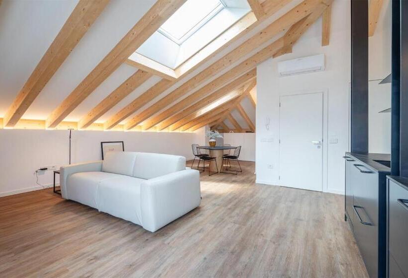 Suite with lake view, Casa Al Sole