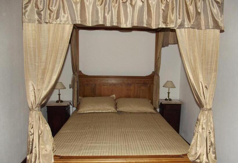 سوییت, Casa Do Brasao