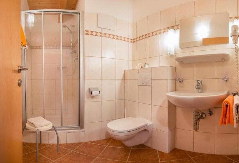 شقة غرفتين, Haus Fernblick