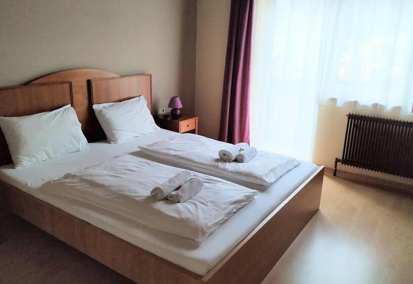 Номер Стандарт, Pension Tilly
