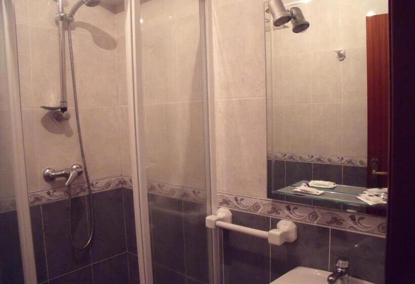 标准间, Hostal O Patron