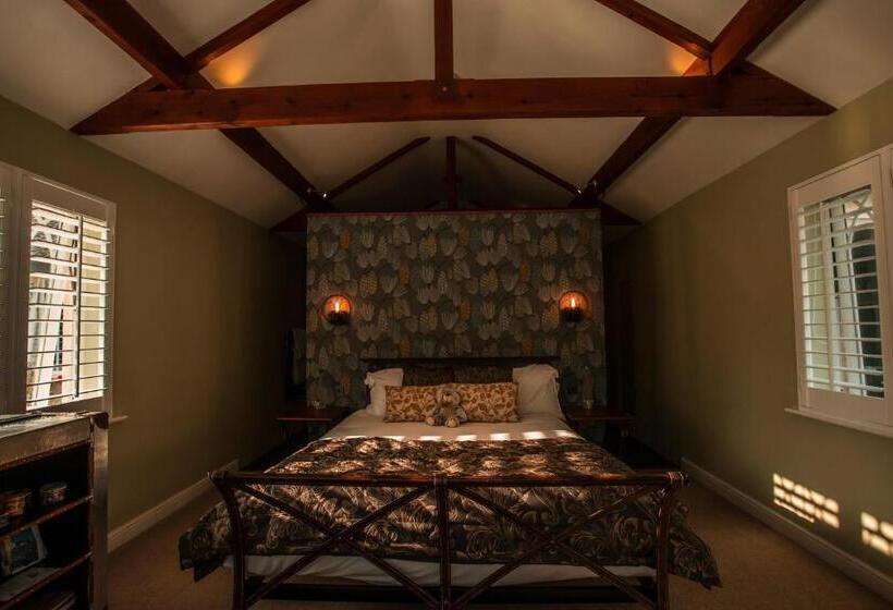 اتاق لوکس, The Salty Monk Bed & Breakfast