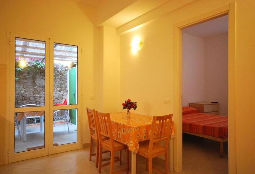 Апартаменты 1 Спальня Нижний Этаж, Residence Glicini
