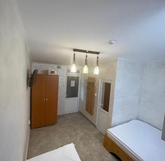 اتاق استاندارد سه نفره, Casa Yachi Vama Veche