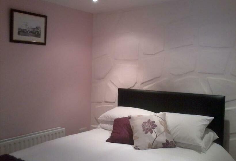 اتاق استاندارد, Finn Maccools Public House & Guest Inn