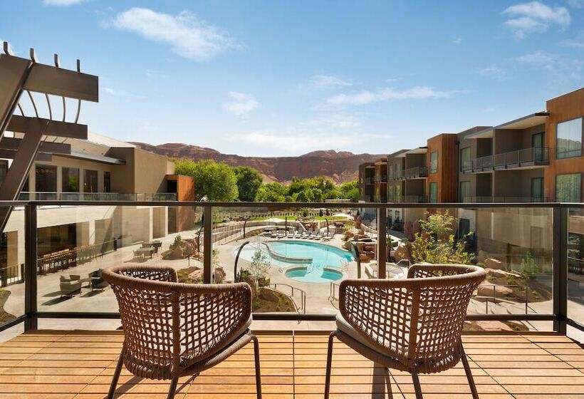 スイート, Hoodoo Moab, Curio Collection By Hilton