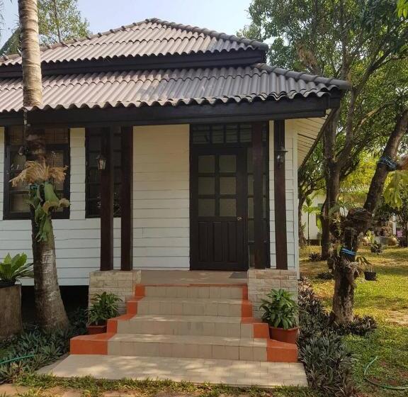 Семейное Бунгало, Villa Thakhek