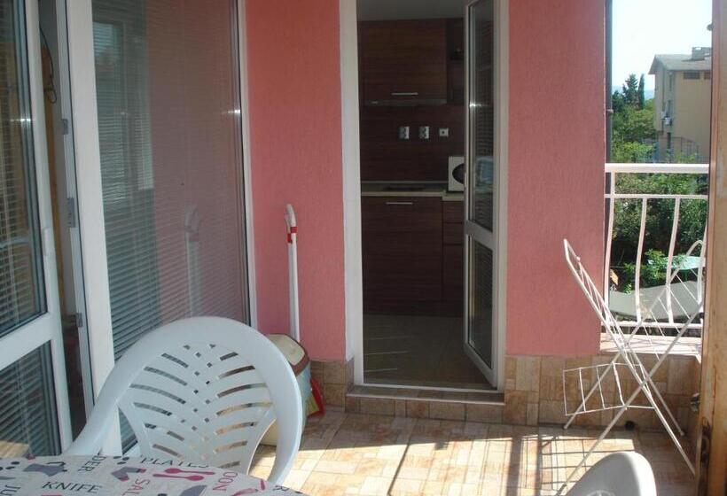 Апартаменты 2 Спальни Вид на Море, The Sunny Home Guesthouse