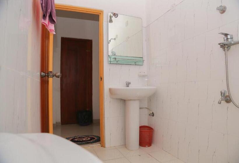 اتاق استاندارد با چشم‌انداز باغ, Tithira Guest House