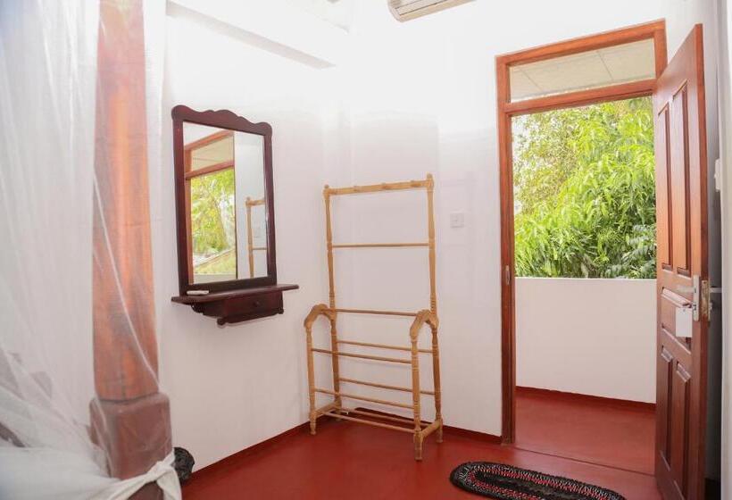 اتاق استاندارد, Tithira Guest House