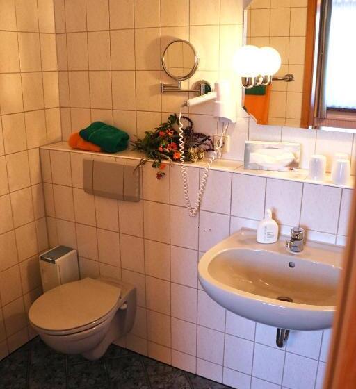 Номер Стандарт Трехместный, Landhotel Trakehnerhof
