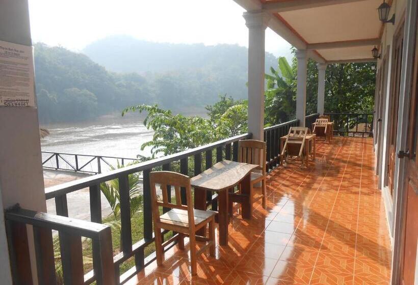 Номер Стандарт Вид на Реку, Nam Ou River Lodge