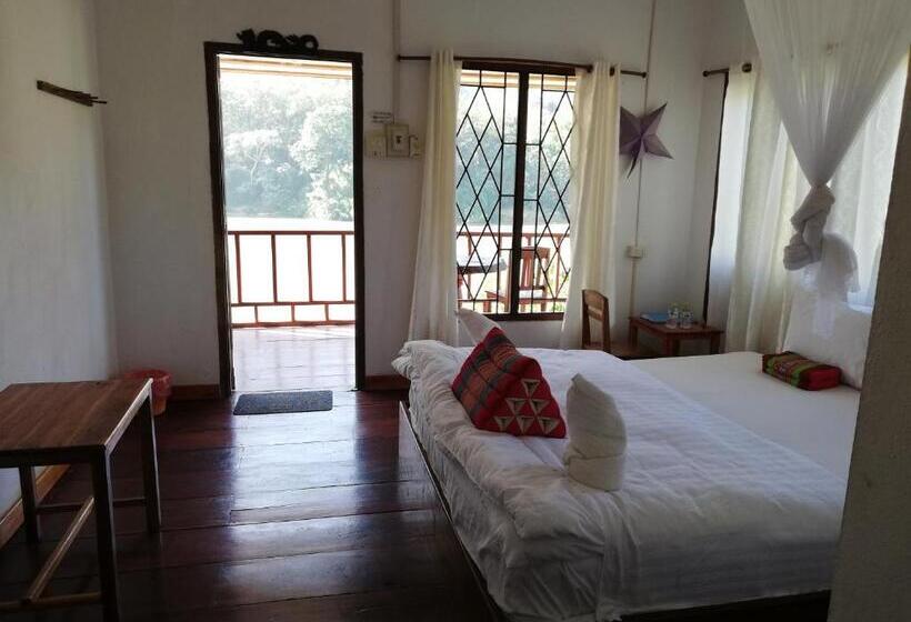 Номер Стандарт Вид на Реку, Nam Ou River Lodge