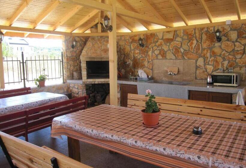 חדר סטנדרט עם מרפסת, Neli Sea Villa