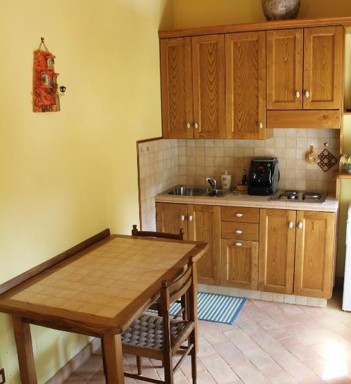 Студия Стандарт, Agriturismo Borgo Pirolino