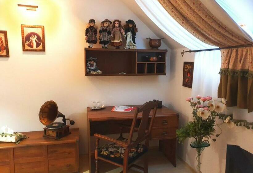 Номер Стандарт, Penzion A Restauracia Toldi