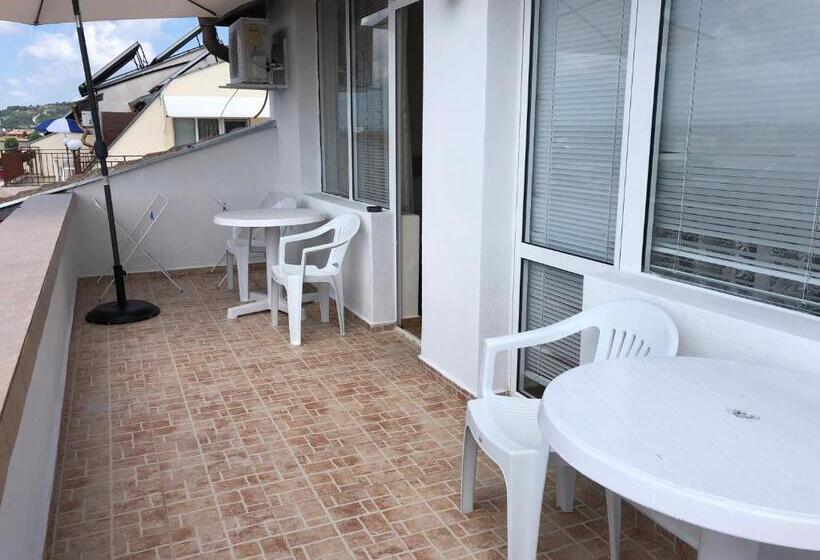 Апартаменты 3 Спальни, Borko Guest House