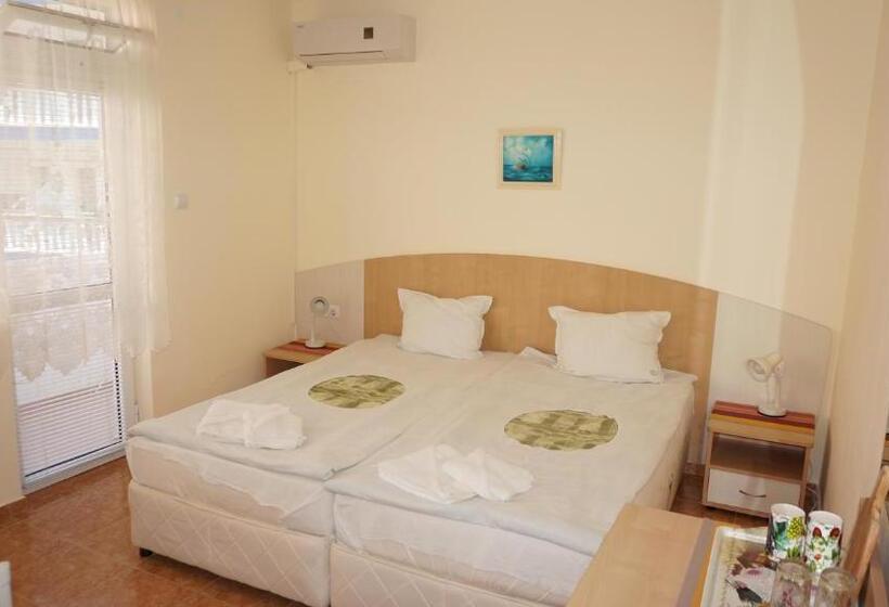 Номер Стандарт с Террасой, Borko Guest House