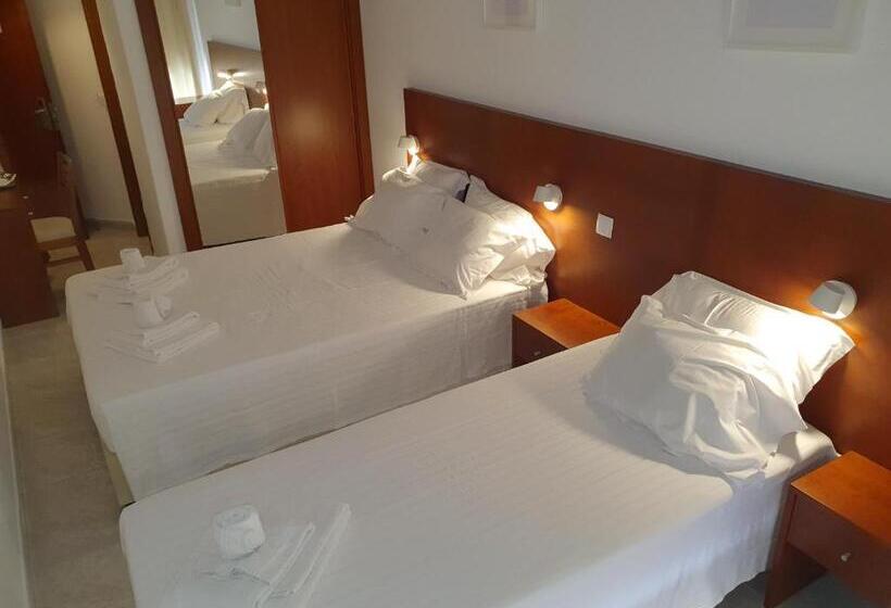 Трехместный Номер Комфорт, Hospedaria Buganvilia Alvor