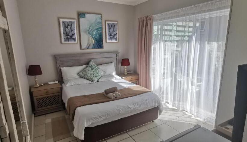 Дом 3 Спальни, The Coelacanth Guest House And Beach Thyme Self Catering