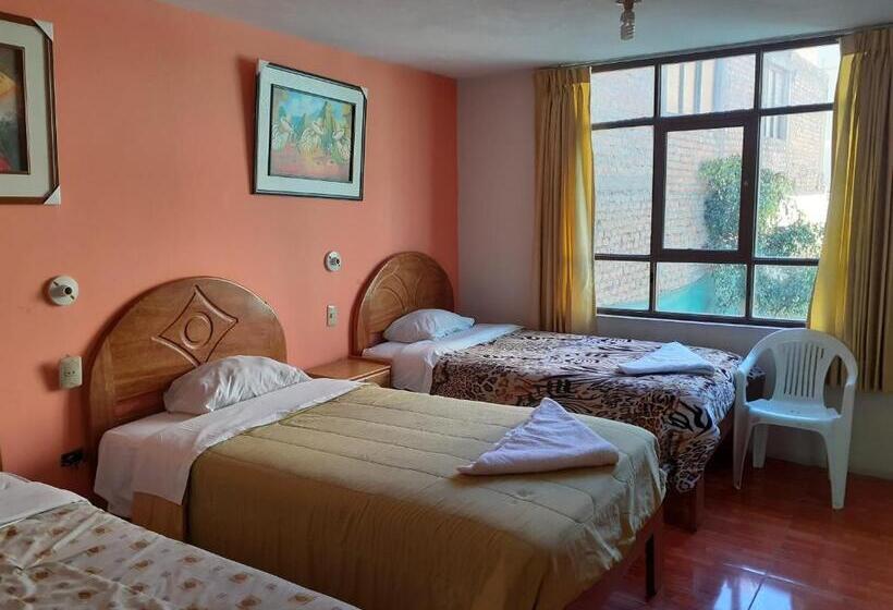 اتاق استاندارد چهار تخته, Waikycha Hostal