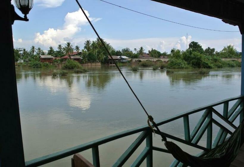 بانگلوی استاندارد, Tavendang Guesthouse