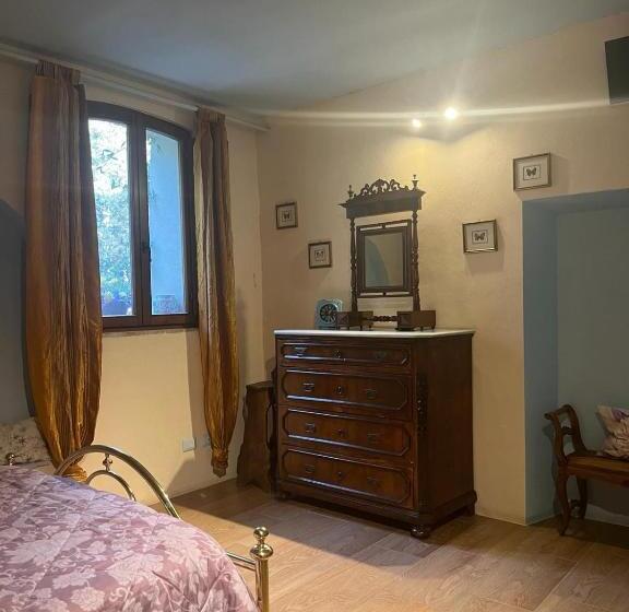 اتاق استاندارد سه نفره, Agriturismo La Torre Di Monsindoli