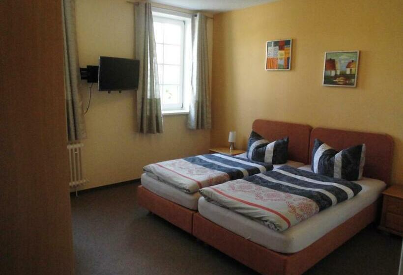 Номер Deluxe, Domäne Paterhof