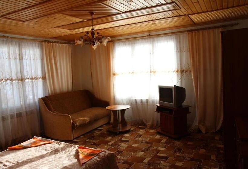 高级三人间, Gutsulochka Apartment